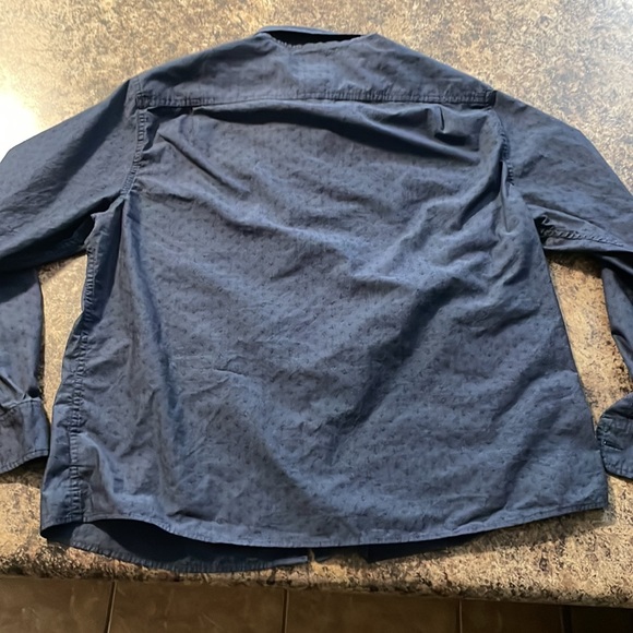 Red Ale Large button down - Picture 4 of 5